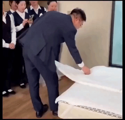 uploaded_6a540d1619a5a9.32863043.gif