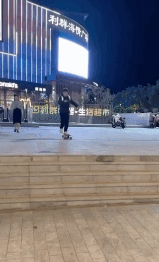 uploaded_6a935c26195b67.23751868.gif