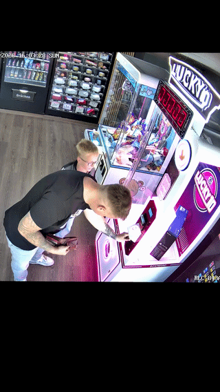 uploaded_6aa06e56d95b88.55261981.gif