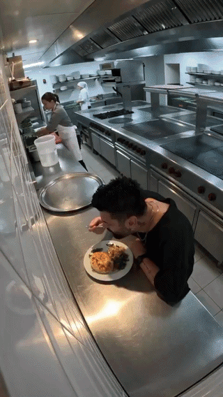 uploaded_6aa06e9dbb84c4.32495098.gif